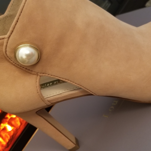 Louise et Cie ILLISA  LO-ILLISA - Demure Pink Kidsuede 9M Open Toe Bootie - Picture 8 of 16